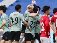 开云体育网页版-离谱！中乙球队向裁判送礼品遭举报+被罚款10万球迷：送的挂历吧的简单介绍