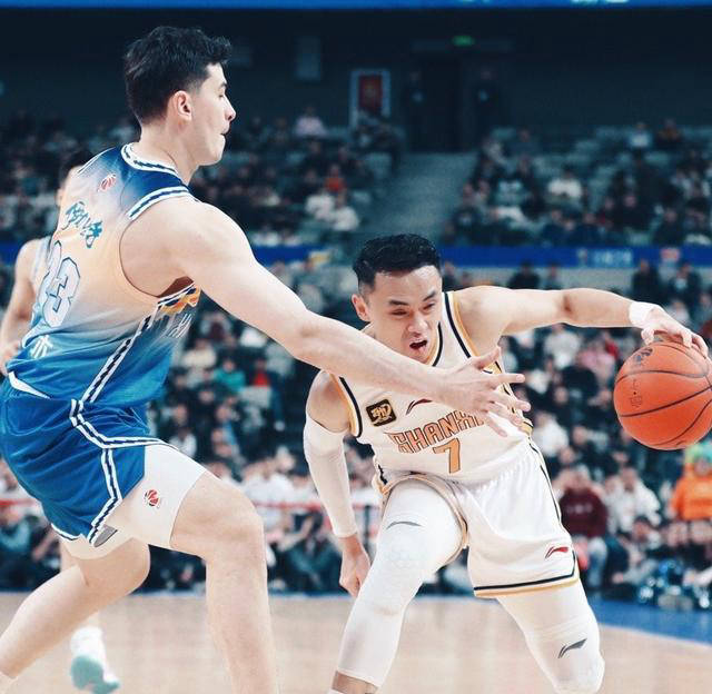 关于台北篮球明星赛引起轰动，成为焦点话题的信息
