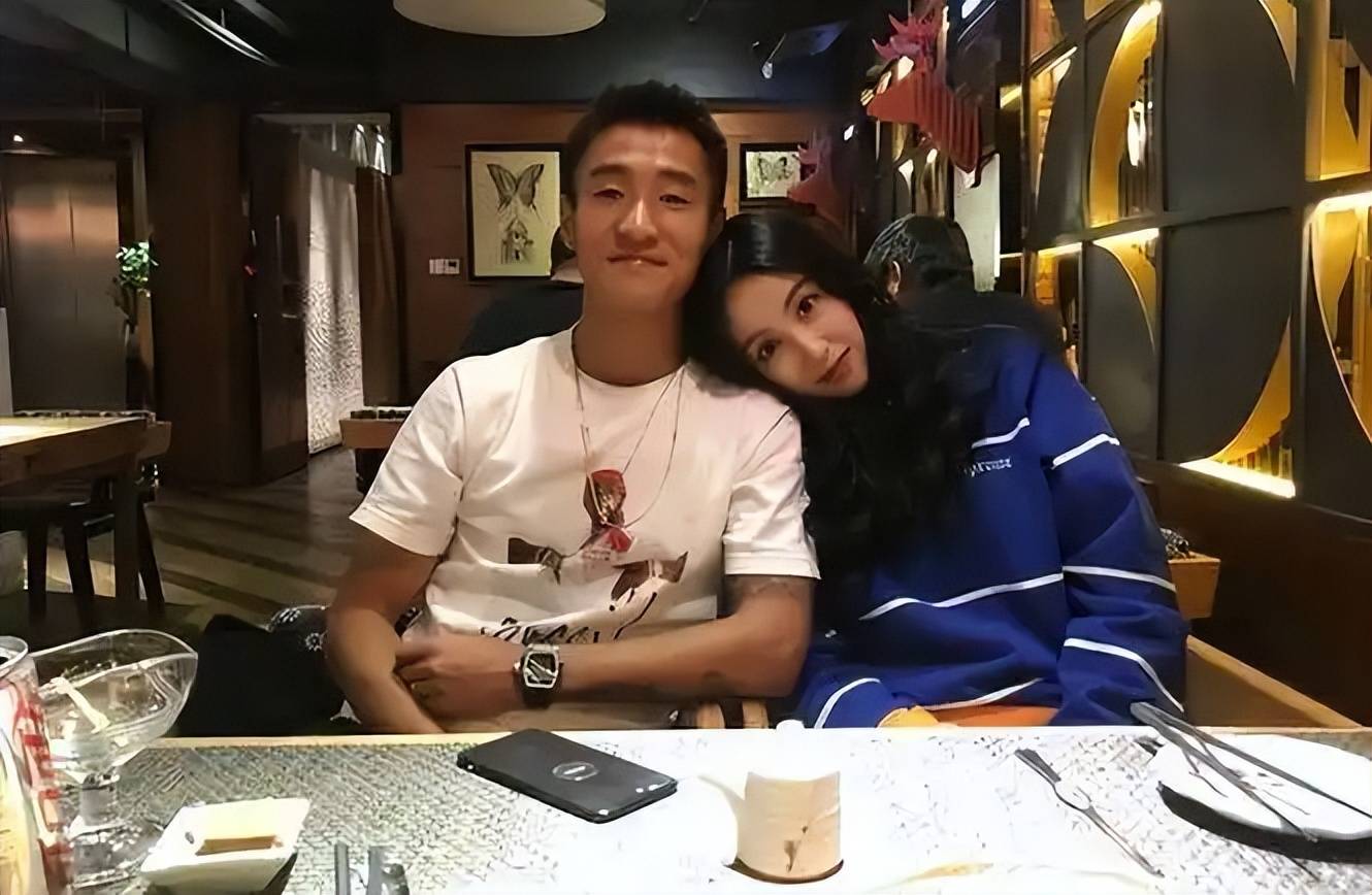 祸不及家人！媒体人：球迷需要引导形成积极的竞争文化